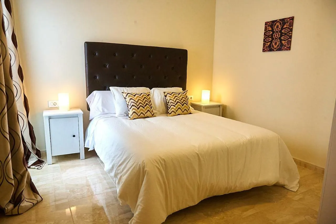 伊科德·德·洛斯·维诺斯 Apartamento Rolycar 104酒店 0*,