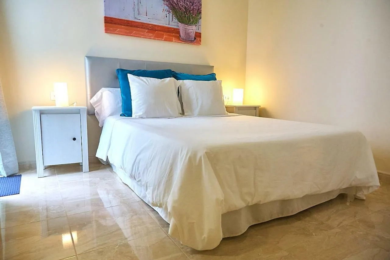 伊科德·德·洛斯·维诺斯 Apartamento Rolycar 104酒店 0*,